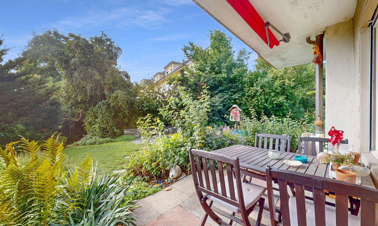 terrasse avec from property, terrasse, coin repas extérieur, day time, et pelouse