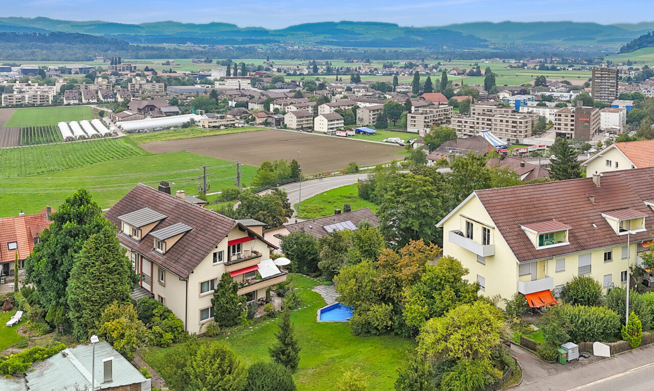 façade avec vue sur la montagne, mountain view, day time, vue rurale, et rural view