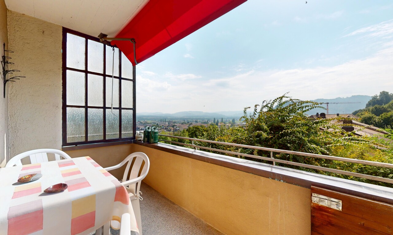balcon avec balcon, from property, et day time