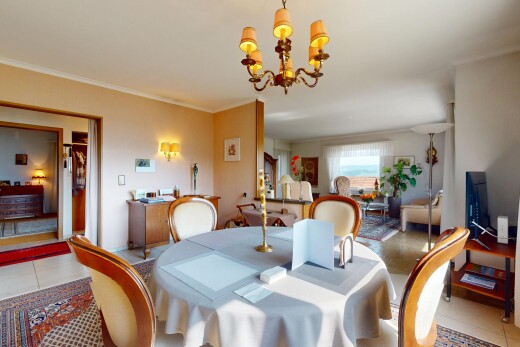 esszimmer mit fliesenboden, tile floor, gipskartonwand, drywall, und natürliches licht