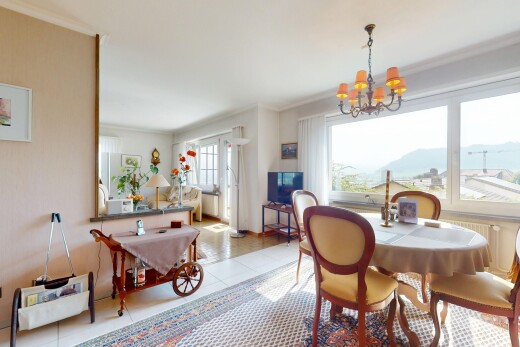 esszimmer mit inside property, tile floor, fliesenboden, fernseher, und drywall