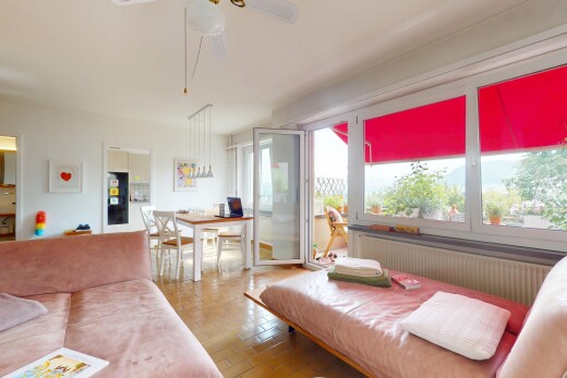 wohn- / esszimmer mit kühler, inside property, natural light, natürliches licht, und deckenventilator