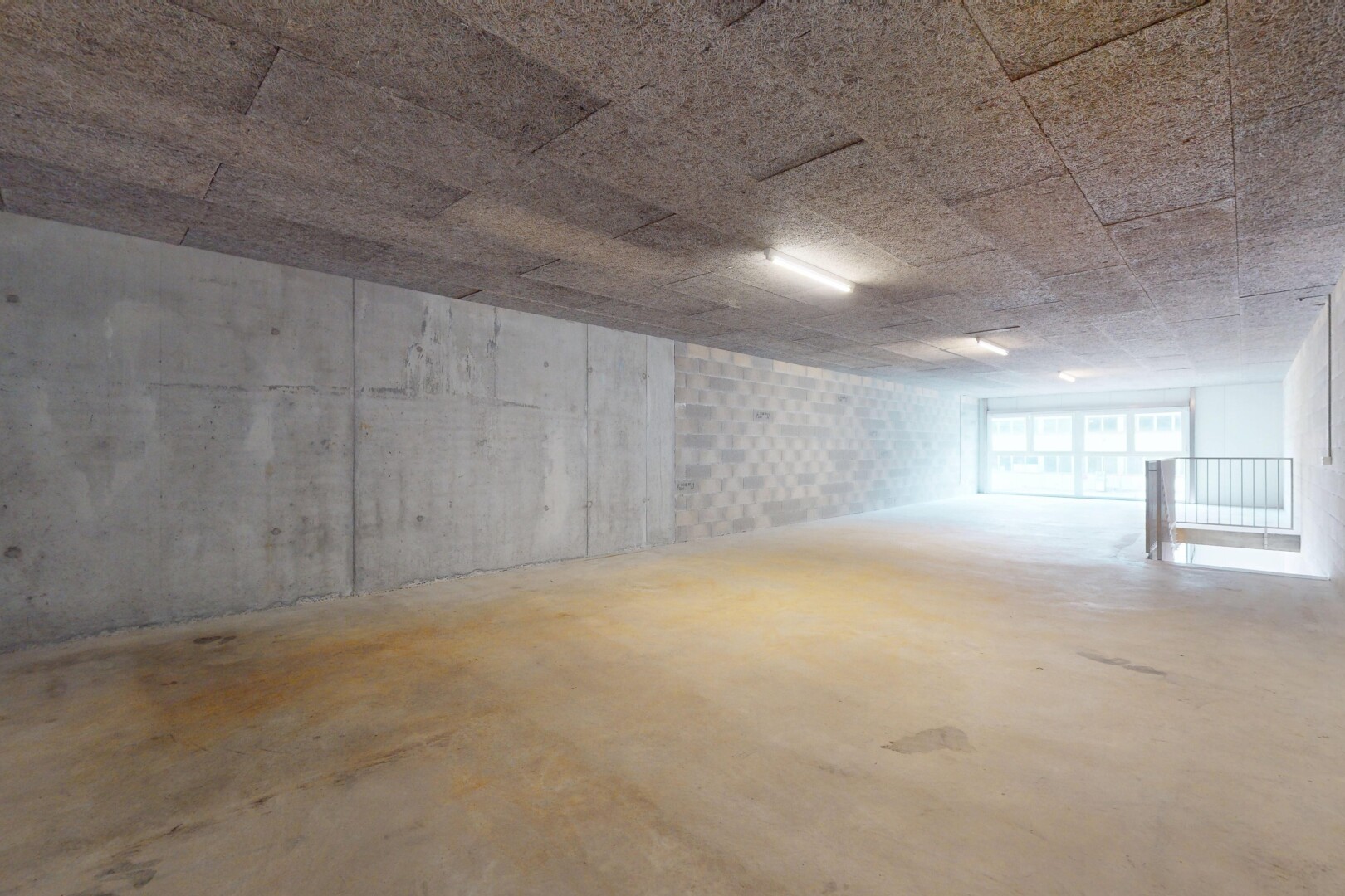 parking avec inside property