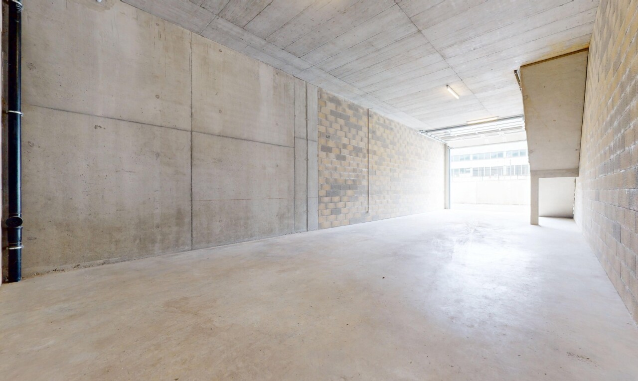 parking avec inside property