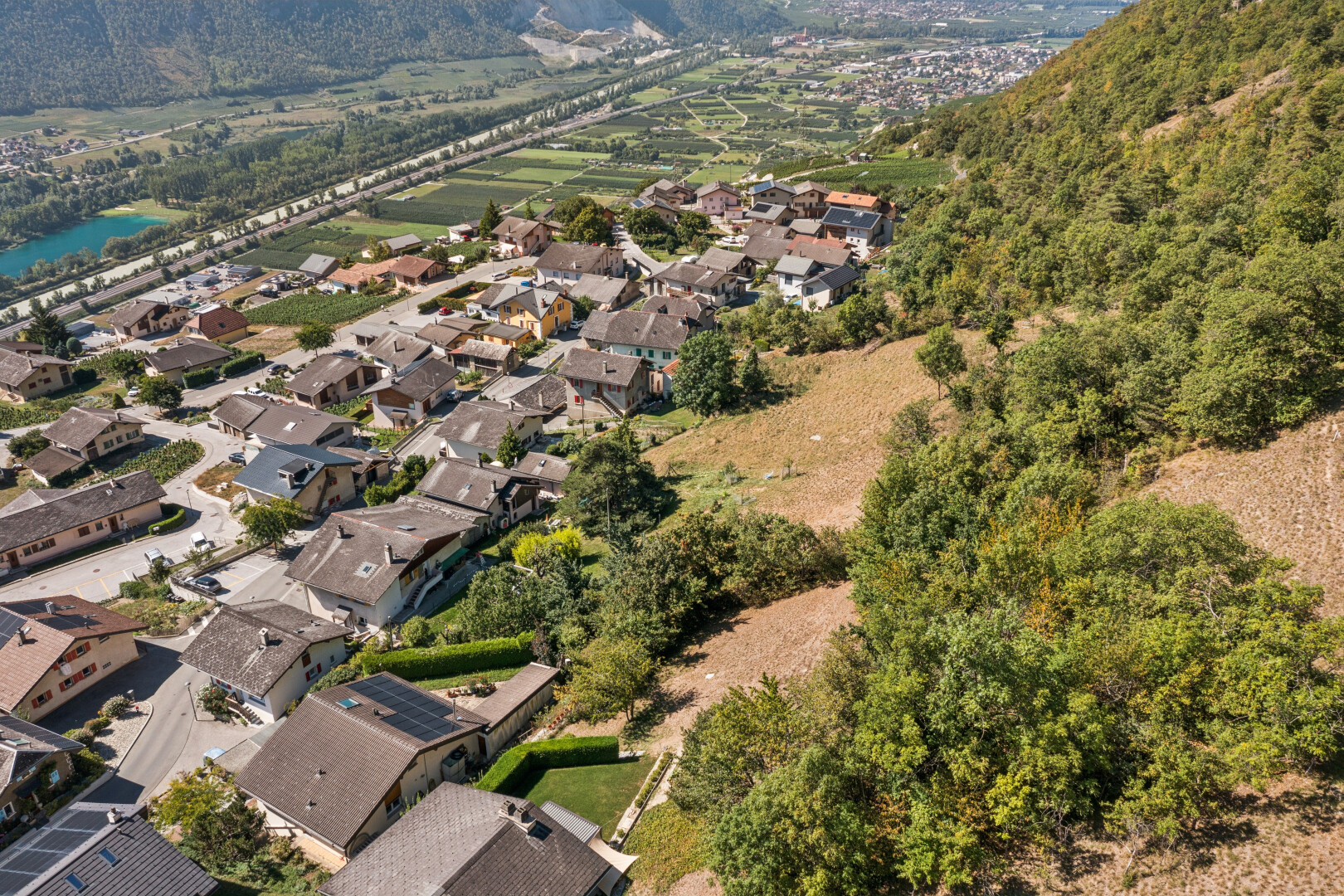 vue sur la montagne avec neighborhood view, vue résidentielle, residential view, vue sur la montagne, et mountain view