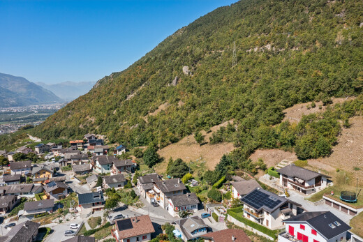 vue sur la montagne avec mountain view, vue sur la montagne, neighborhood view, residential view, et vue résidentielle