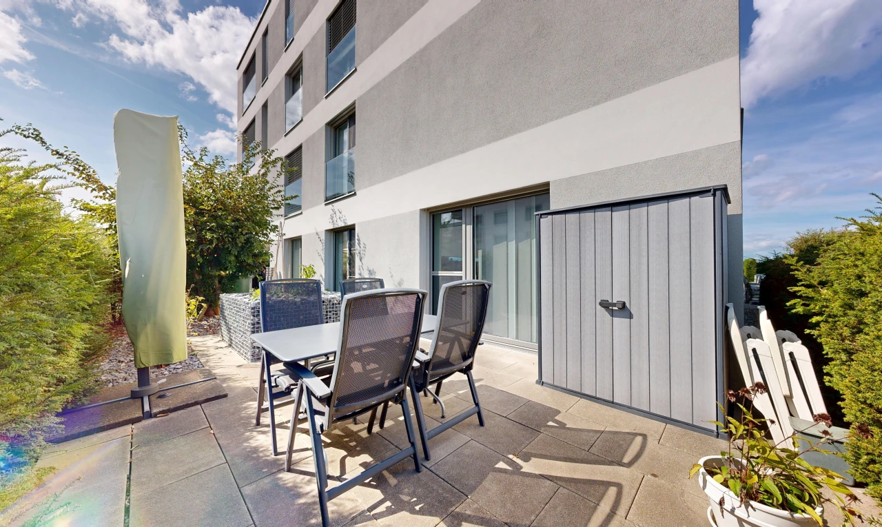 terrasse avec day time, coin repas extérieur, et terrasse