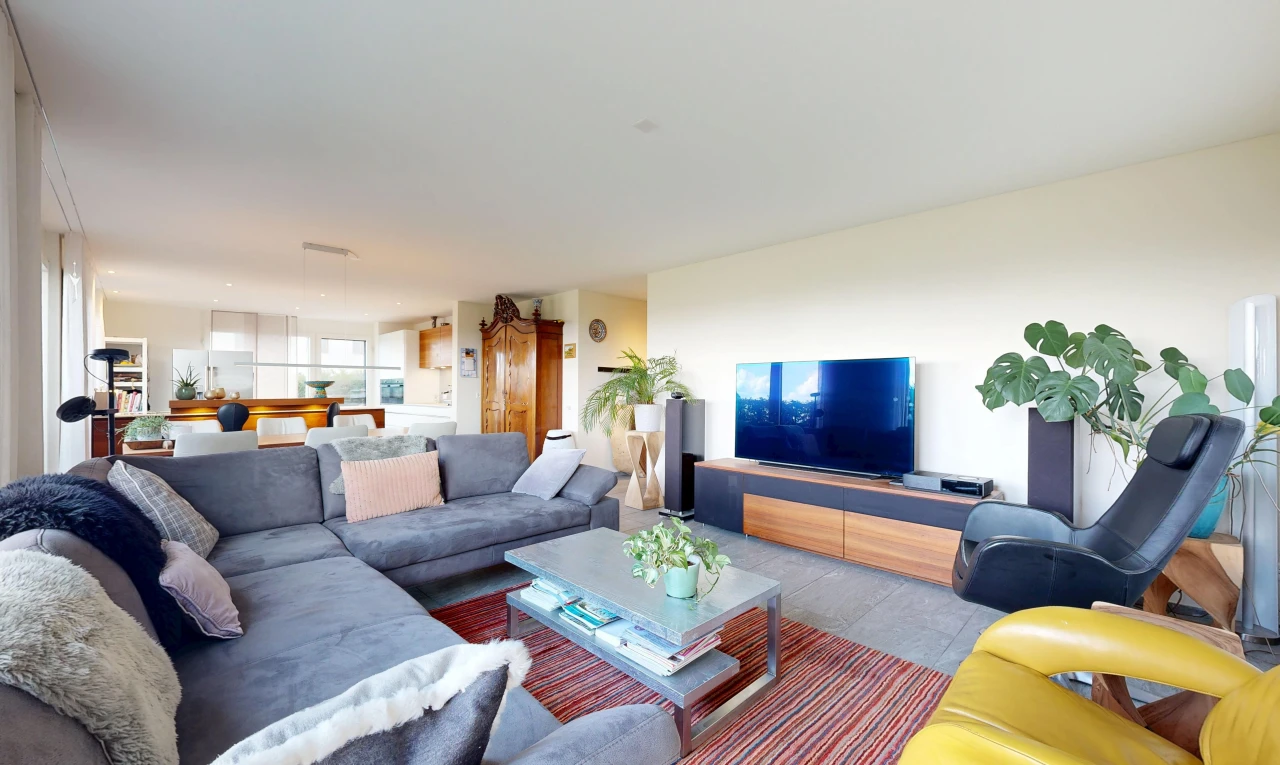 salon avec télévision, drywall, et cloison sèche