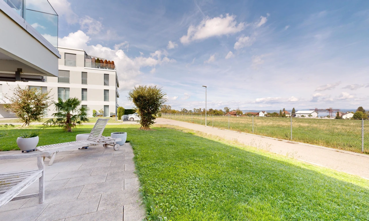 garten mit day time, rasen, from property, terrasse, und view focus