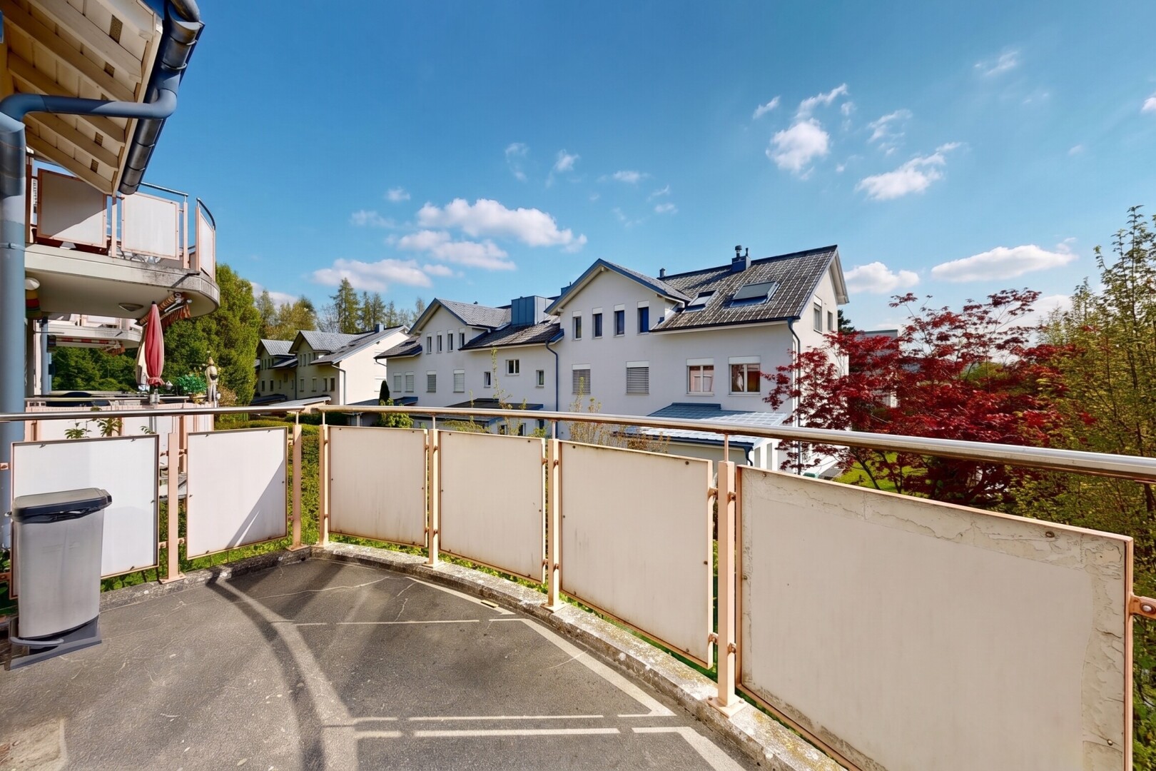 balcon avec balcon, from property, et day time