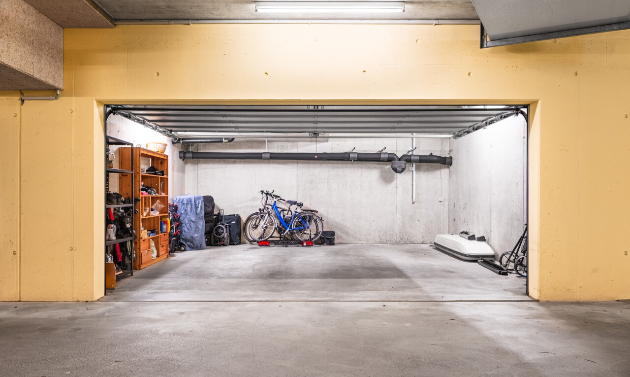 parking avec inside property