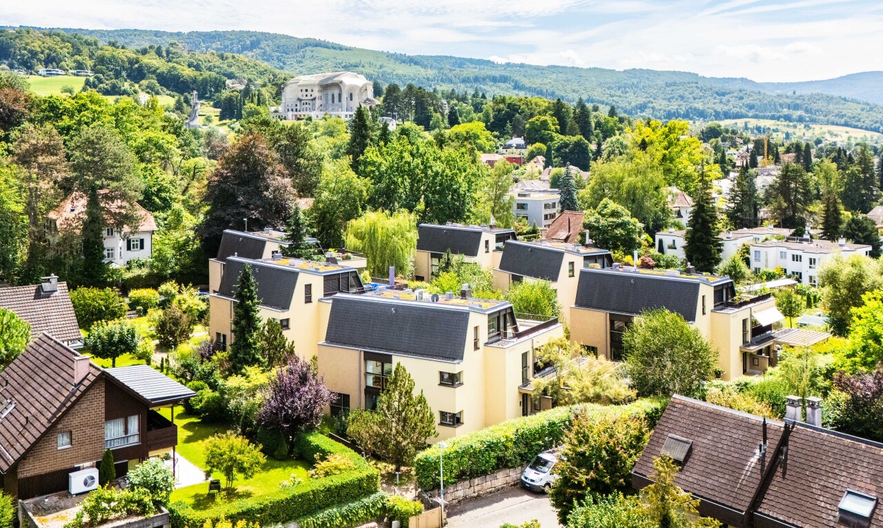 façade avec day time, aerial view, residential view, vue résidentielle, et bardage en stuc