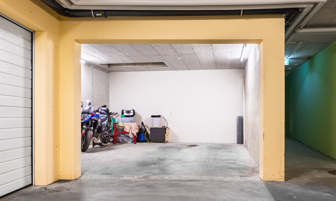 parking avec inside property