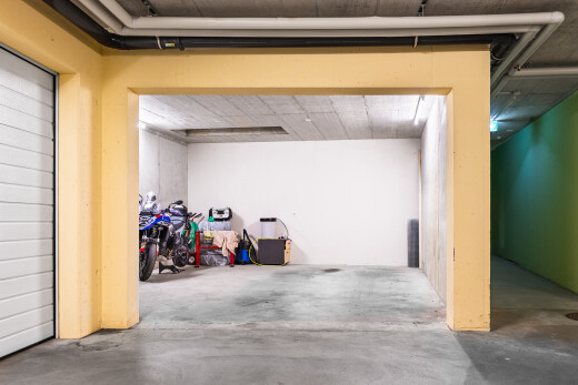 parking avec inside property