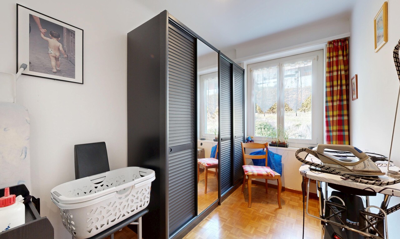büro mit inside property, natürliches licht, natural light, gipskartonwand, und drywall