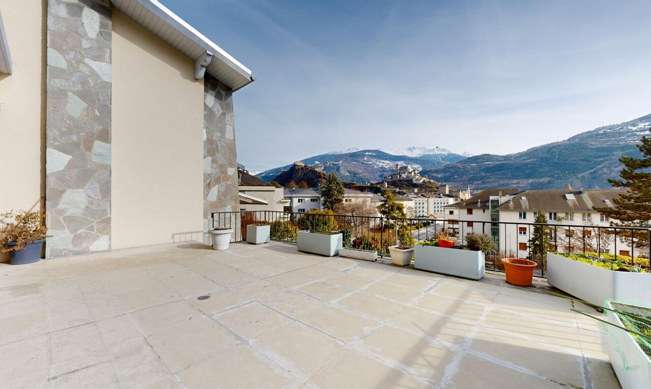 terrasse mit terrasse, blick auf die berge, mountain view, day time, und wohngebietblick