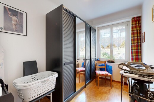 bureau avec inside property, lumière naturelle, natural light, cloison sèche, et drywall