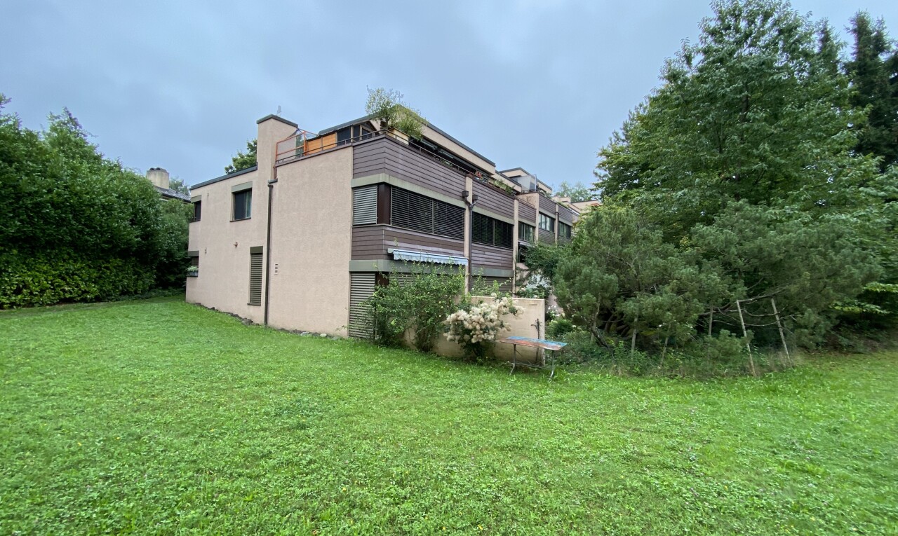 außenansicht mit rasen, property visible, overcast, und stuckverkleidung