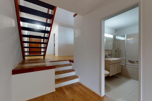 treppe mit inside property, wood finish floor, holzfußboden, treppen, und drywall