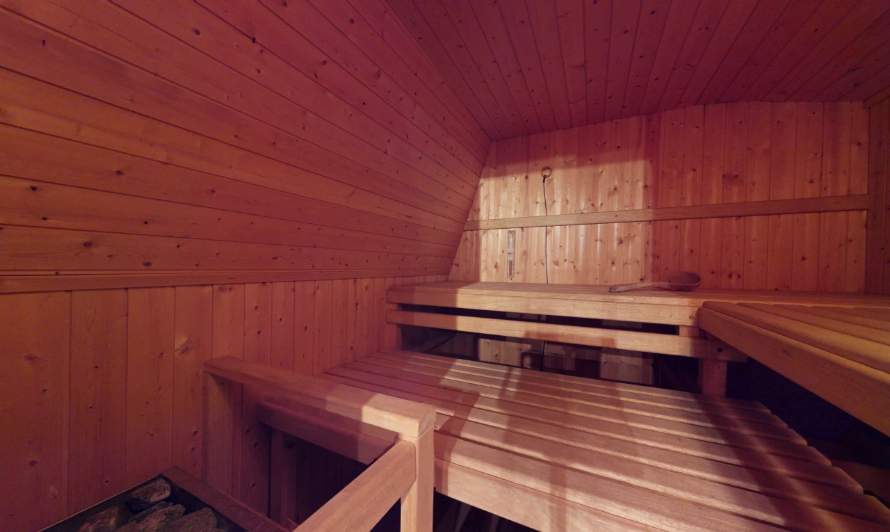 espace intérieur avec mur en bois et plafond de bois