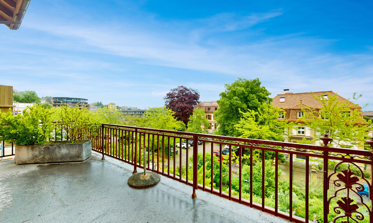 balcon avec from property, day time, et balcon