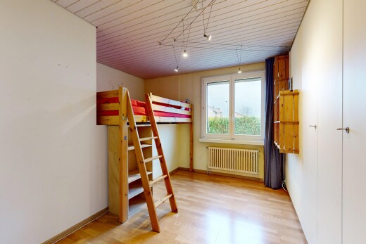 pièce vide avec radiateur, lumière naturelle, natural light, cloison sèche, et drywall