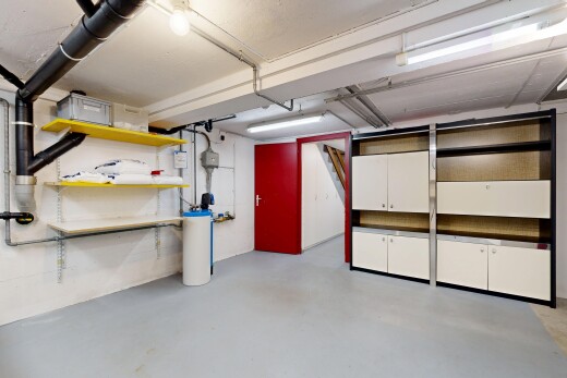 parking avec zone de livraison et inside property