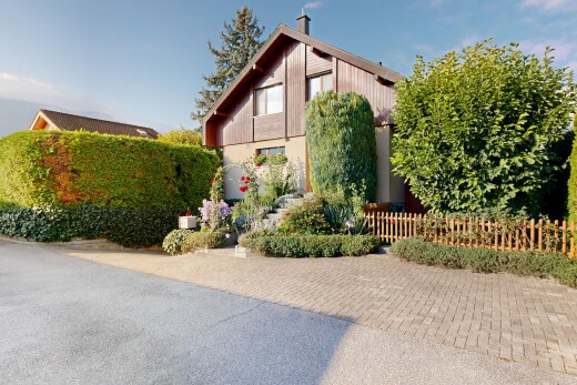 garten mit day time, property visible, und zaun