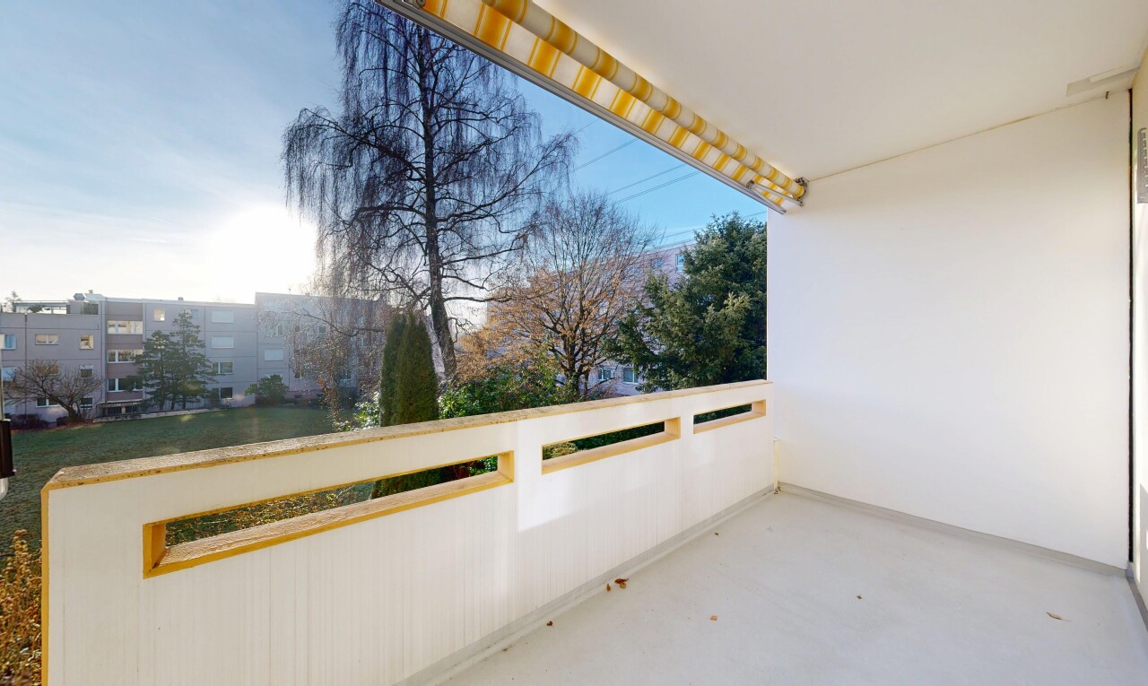 balcon avec balcon, from property, et day time