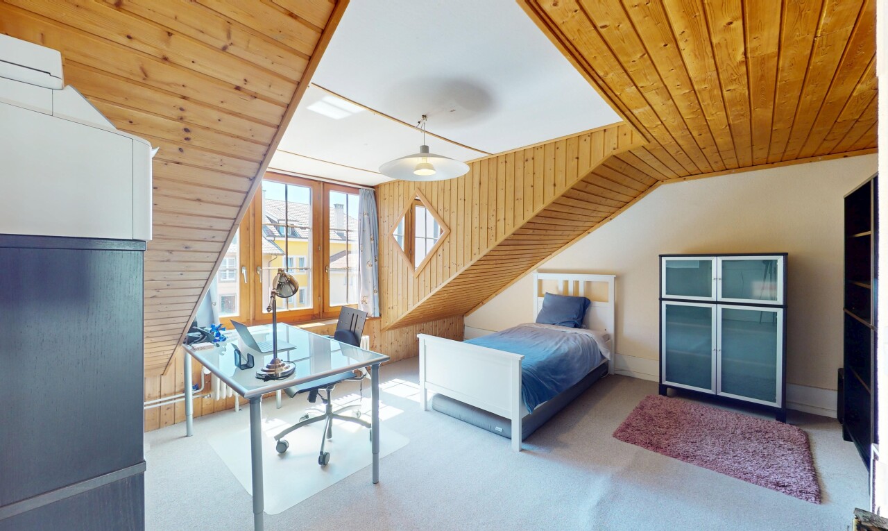 salon / salle à manger avec wood wall, mur en bois, pièce supplémentaire, wood ceiling, et plafond en bois