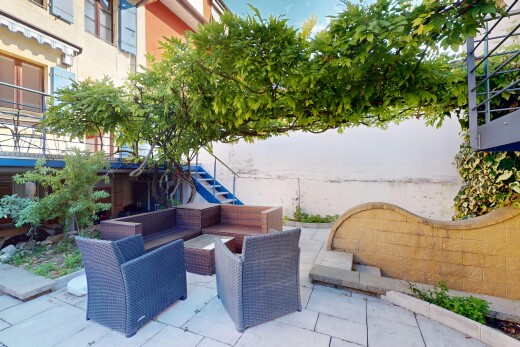 terrasse avec espace de vie extérieur, terrasse, et day time