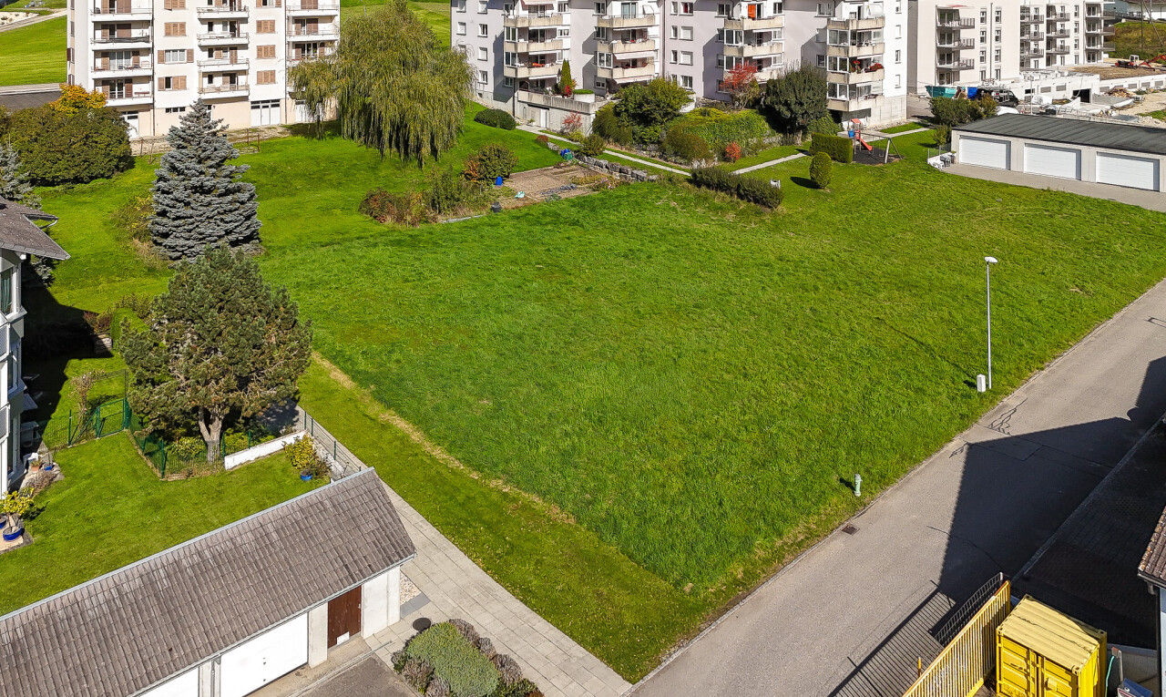 view of apartment building / complex