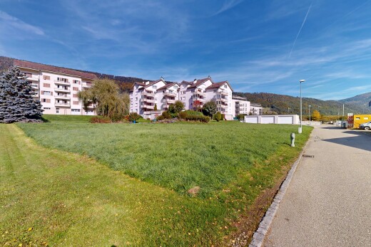 äußeresraum mit day time, blick auf die berge, mountain view, und apartment complex view