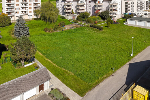 außenansicht mit blick auf wohnanlage und apartment complex view