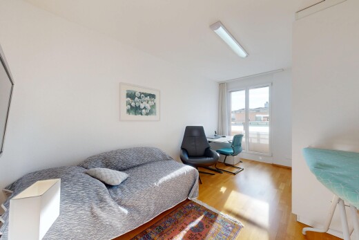 chambre avec sol en finition bois, wood finish floor, lumière naturelle, natural light, et cloison sèche