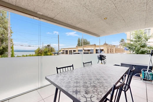 terrasse mit from property, essbereich im freien, day time, view focus, und power lines view