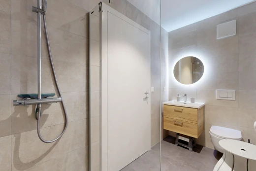 bad mit spiegel, komplettes badezimmer, dusche, tile wall, und fliesenwand