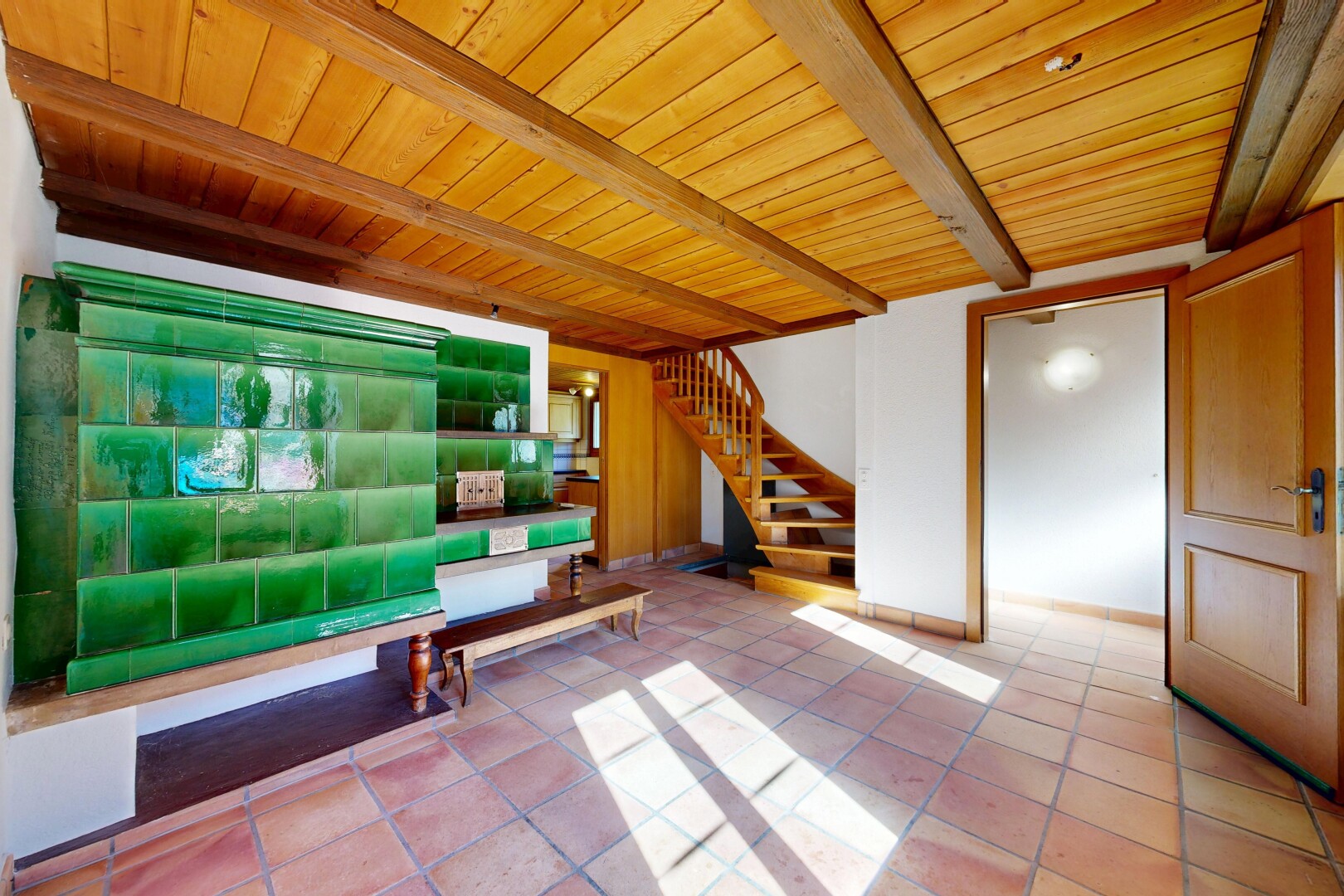 terrasse avec inside community et escaliers