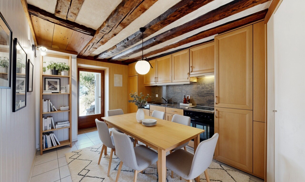 salle à manger avec virtually staged, inside property, sol en carrelage, tile floor, et lumière naturelle