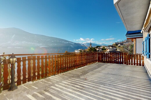 balcon avec vue sur la montagne, mountain view, day time, terrasse, et from property