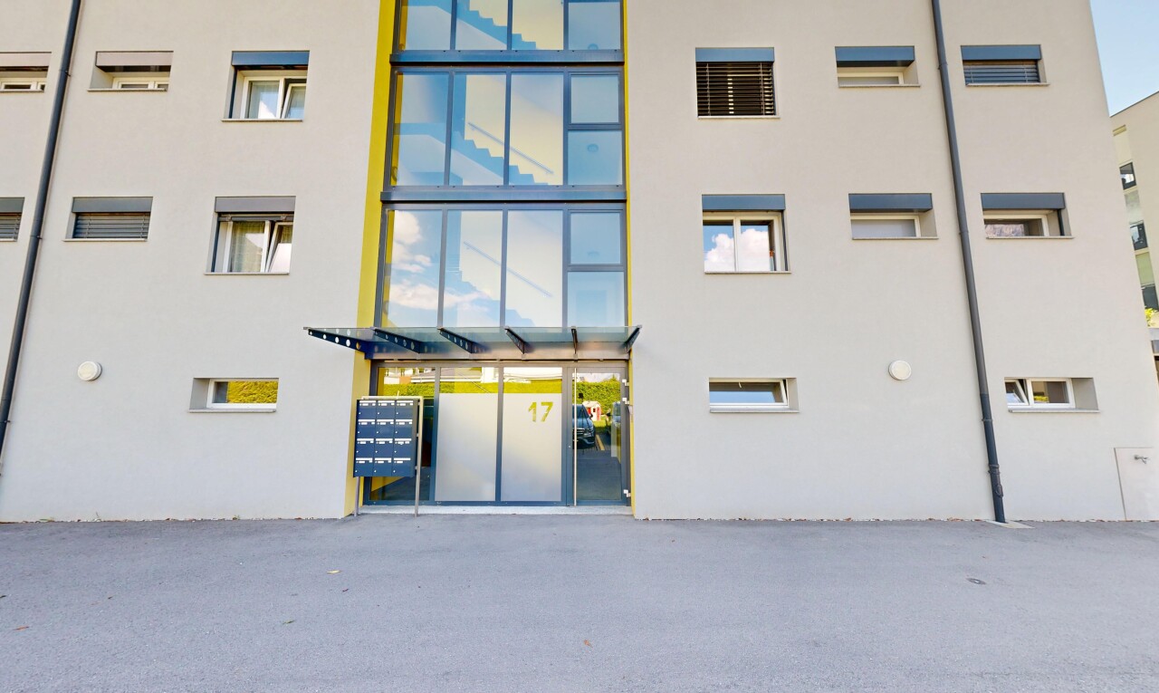 extérieur du bâtiment avec apartment complex view, vue sur le complexe d'appartements, et from community