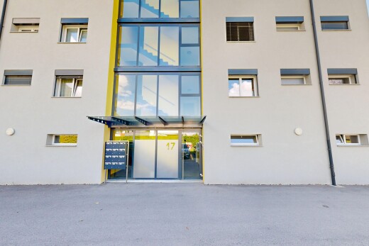 view of apartment building / complex