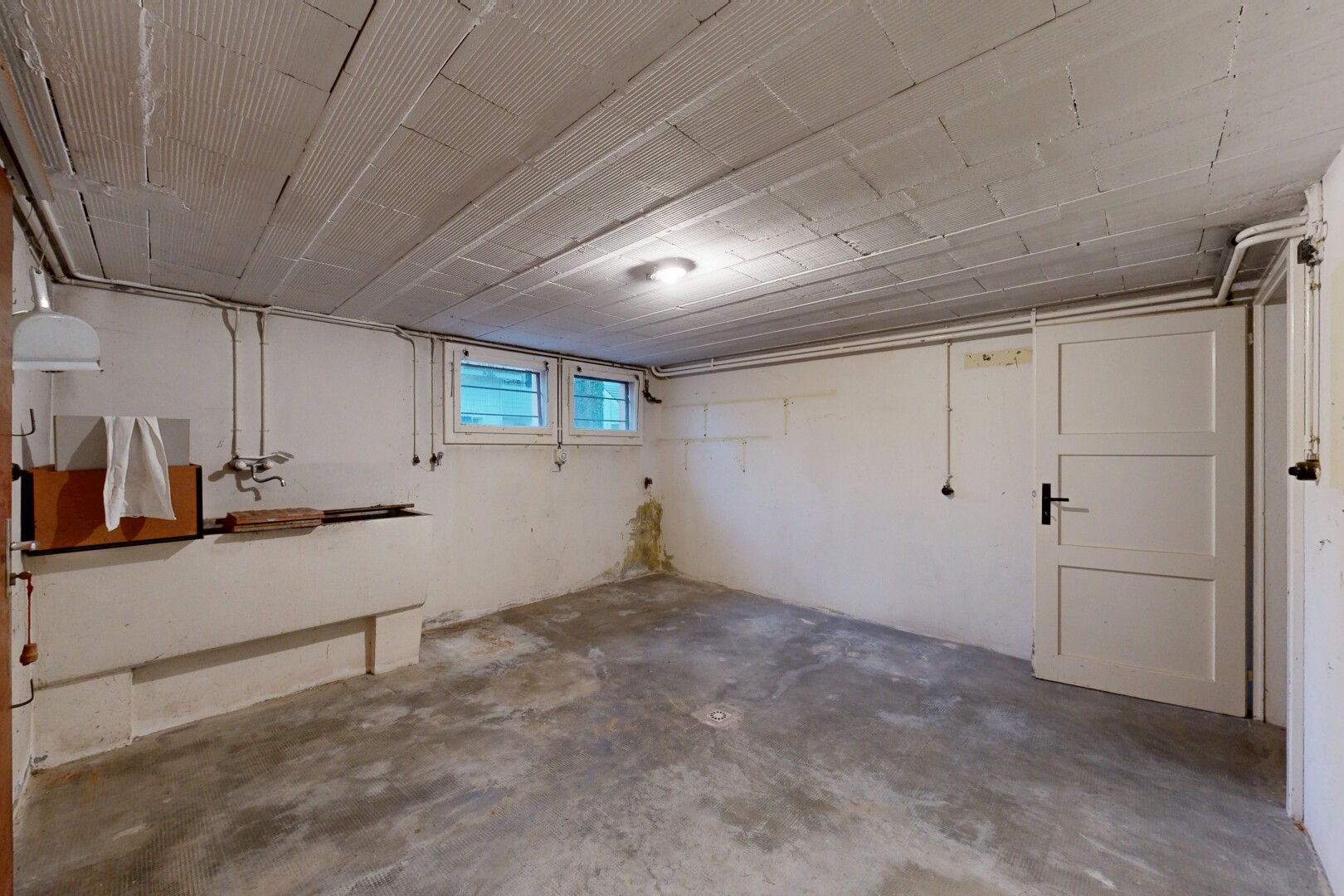 parking avec inside property