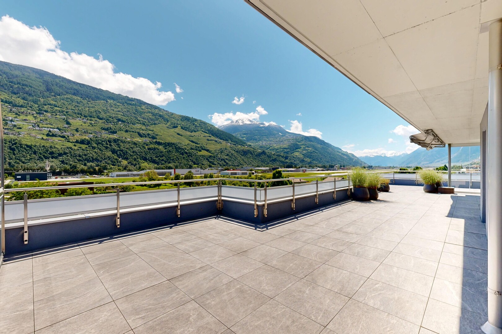 vue sur la montagne avec mountain view, vue sur la montagne, from property, et day time