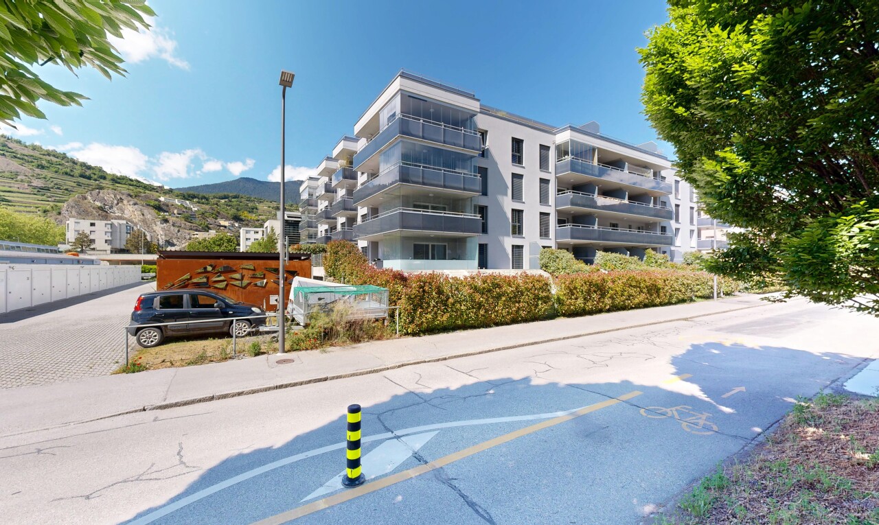 extérieur du bâtiment avec day time, apartment complex view, vue sur le complexe d'appartements, mountain view, et vue sur la montagne
