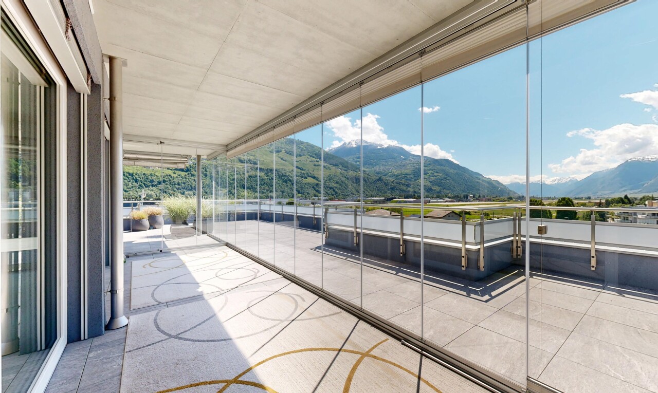 terrasse avec vue sur la montagne, mountain view, day time, et terrasse