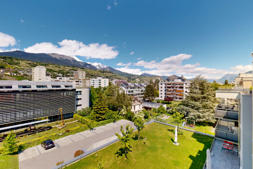 extérieur du bâtiment avec mountain view, vue sur la montagne, et day time