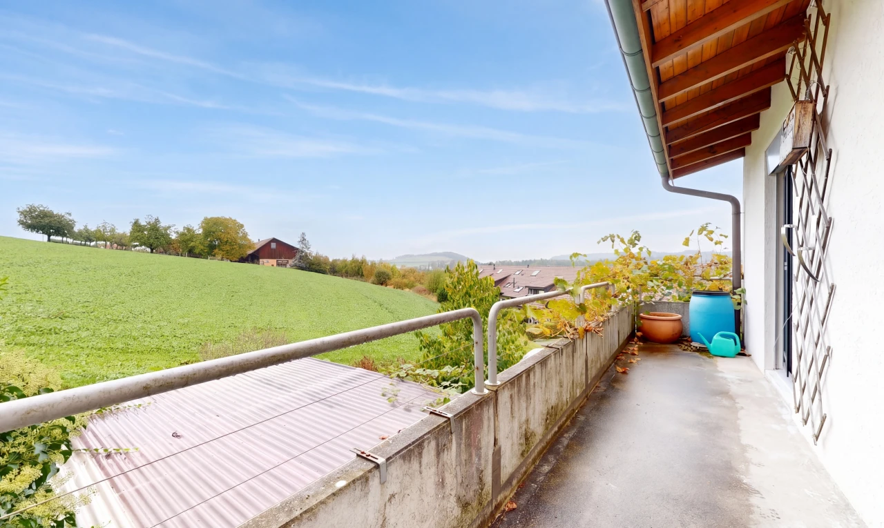 balkon mit balkon, view focus, from property, und day time