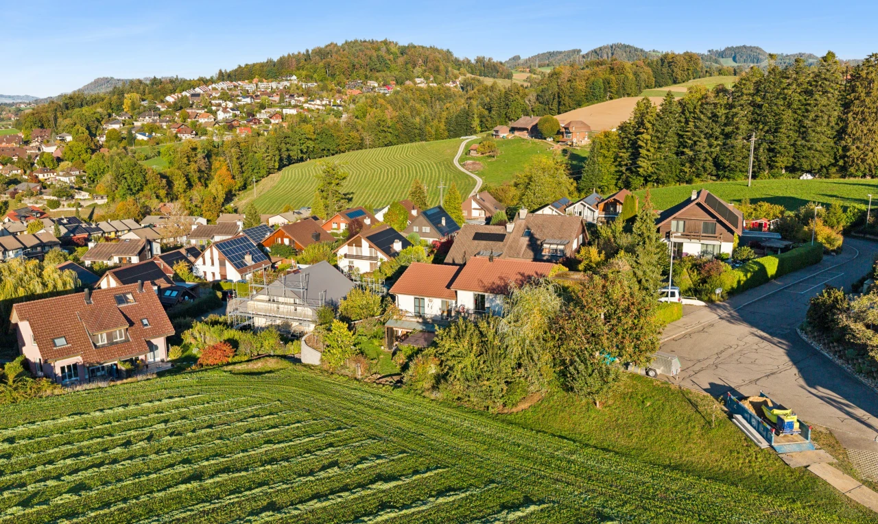 blick auf die berge mit blick auf obstgarten/agrarland, orchard / agricultural view, und day time