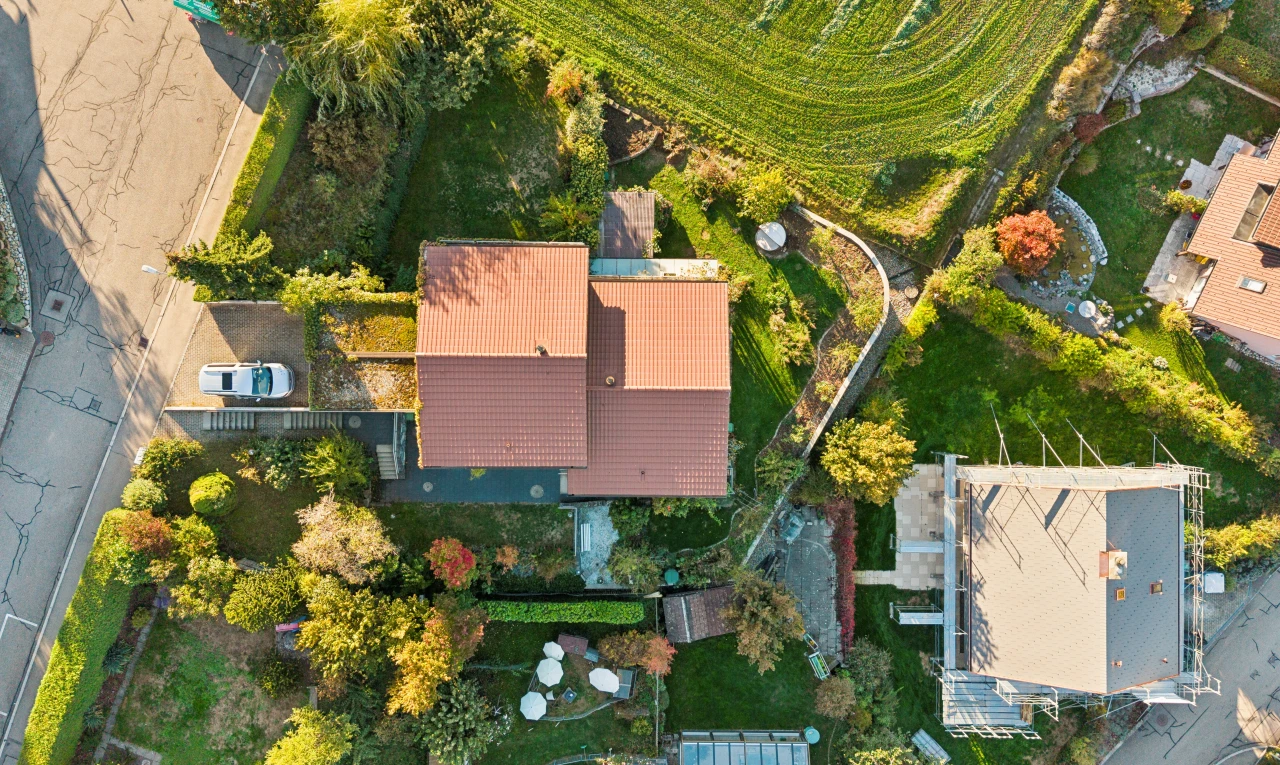 lage auf der karte mit aerial map